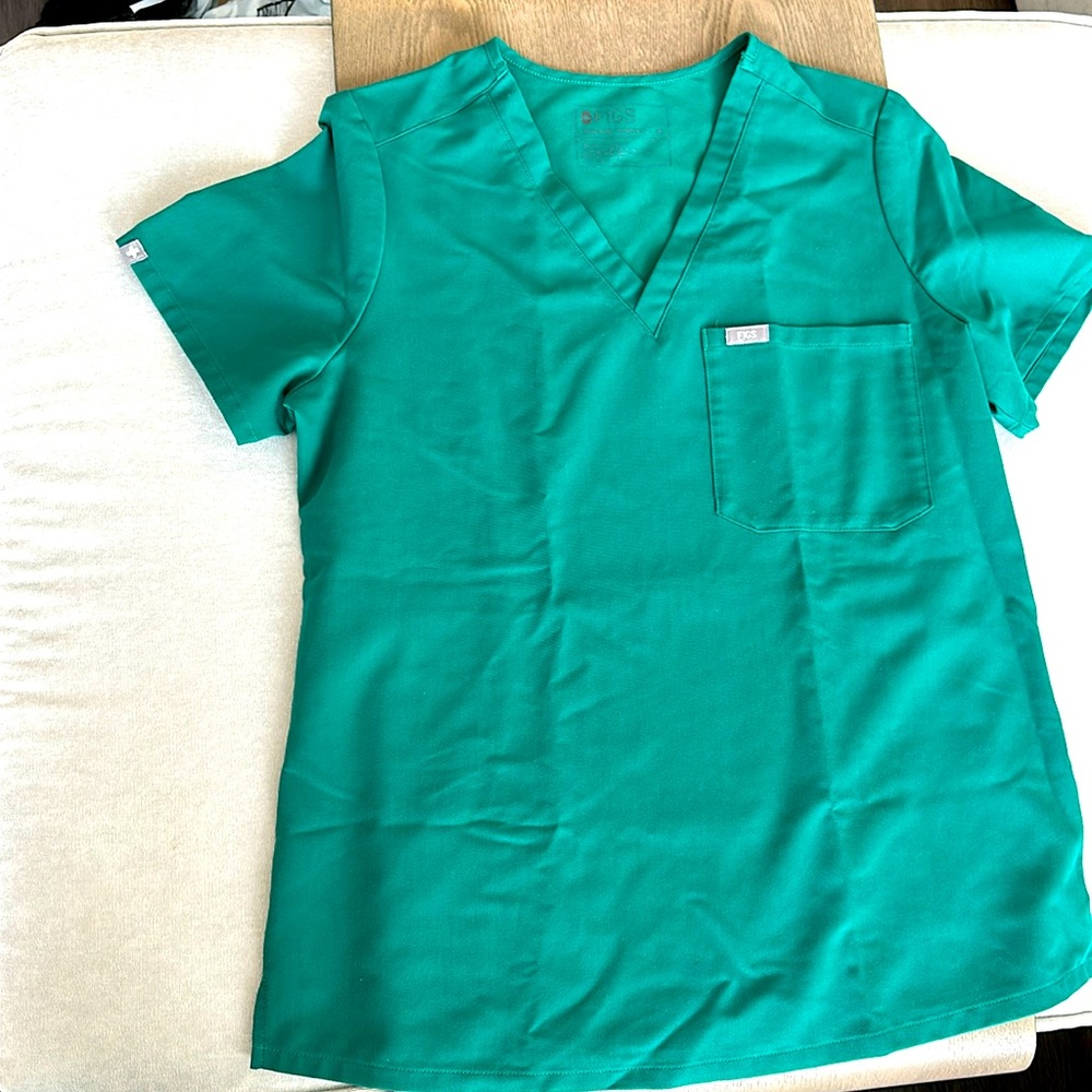 FIGS Catarina Scrub Top hunter green